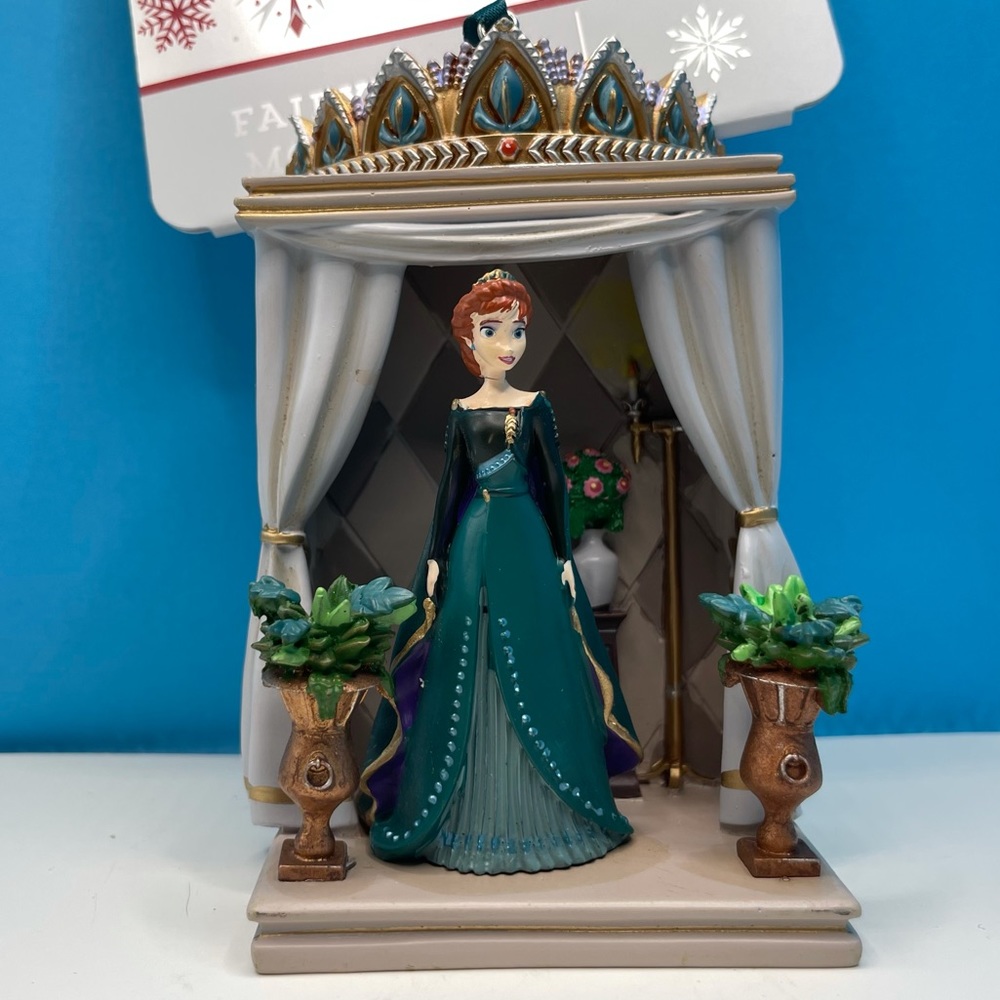 Anna frozen sketchbook Disney ornament doll NWT